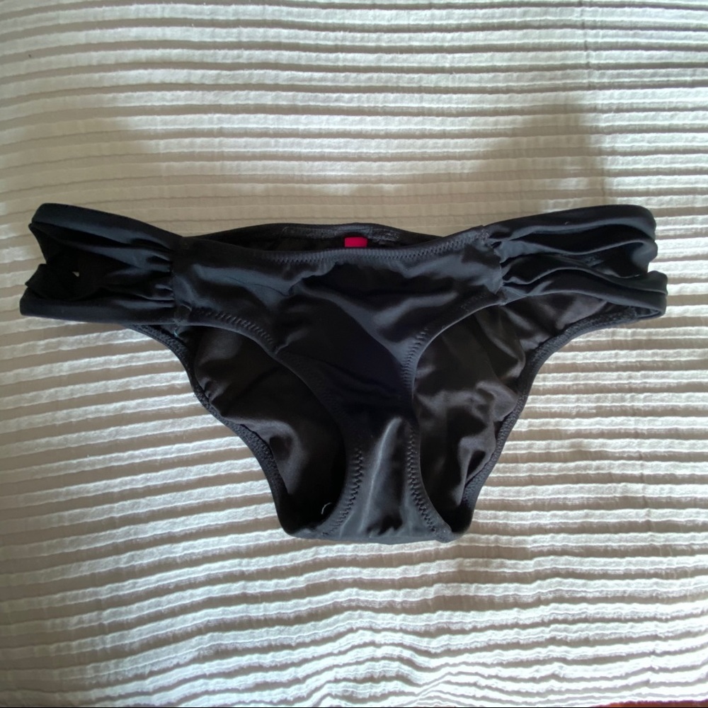 Victoria’s Secret bikini bottom XS